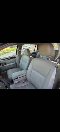 2010 Lincoln Town CAR Executive 4dr Sedan Automatic — photo 10