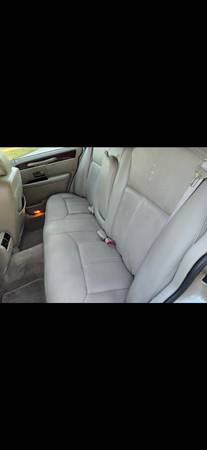 2010 Lincoln Town CAR Executive 4dr Sedan Automatic — photo 11