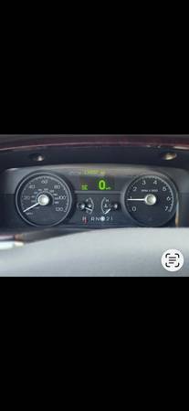2010 Lincoln Town CAR Executive 4dr Sedan Automatic — photo 7