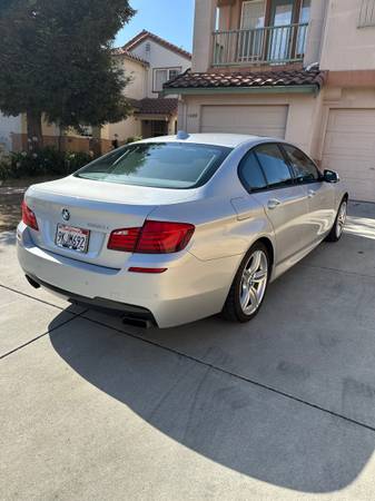 2011 BMW 550i — photo 3