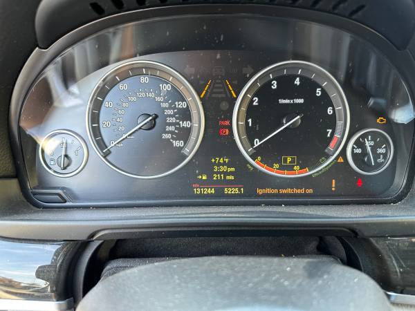 2011 BMW 550i — photo 6