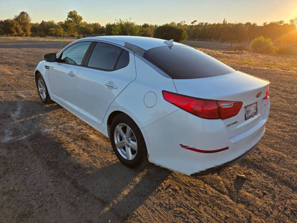 2015 KIA Optima LX 4dr Sedan Automatic — photo 9