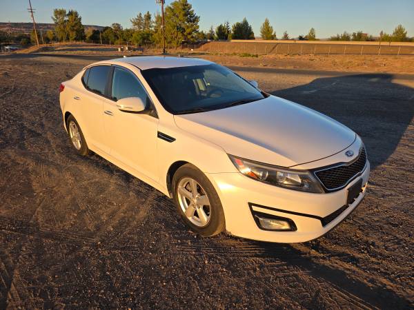 2015 KIA Optima LX 4dr Sedan Automatic — photo 4
