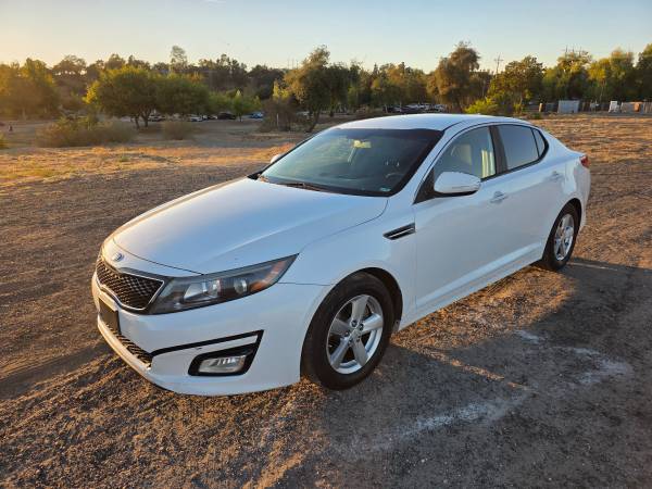 2015 KIA Optima LX 4dr Sedan Automatic — photo 1