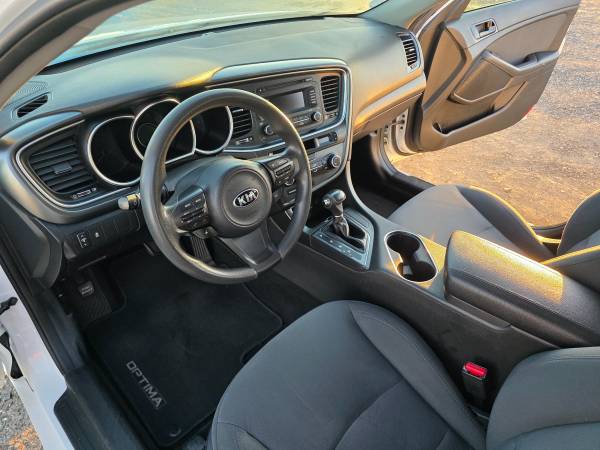 2015 KIA Optima LX 4dr Sedan Automatic — photo 11