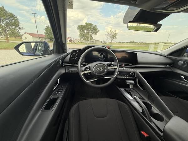 2024 Hyundai Elantra SEL — photo 4