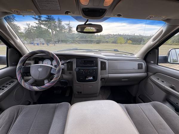 2005 Dodge RAM 2500 ST 4x4 Quad Cab 160.5 in. WB Manual — photo 12