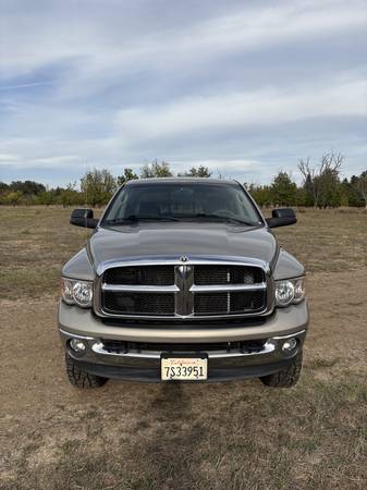 2005 Dodge RAM 2500 ST 4x4 Quad Cab 160.5 in. WB Manual — photo 4