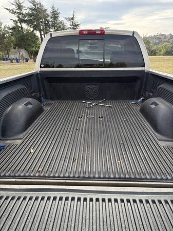 2005 Dodge RAM 2500 ST 4x4 Quad Cab 160.5 in. WB Manual — photo 8
