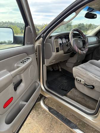 2005 Dodge RAM 2500 ST 4x4 Quad Cab 160.5 in. WB Manual — photo 5