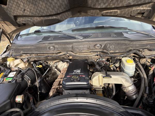 2005 Dodge RAM 2500 ST 4x4 Quad Cab 160.5 in. WB Manual — photo 11