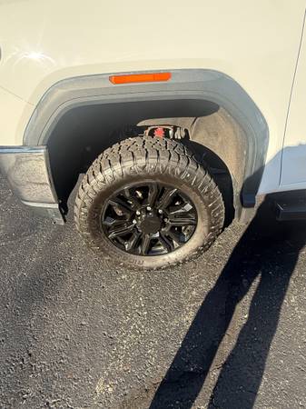 2021 GMC Sierra 2500hd AT4 — photo 5