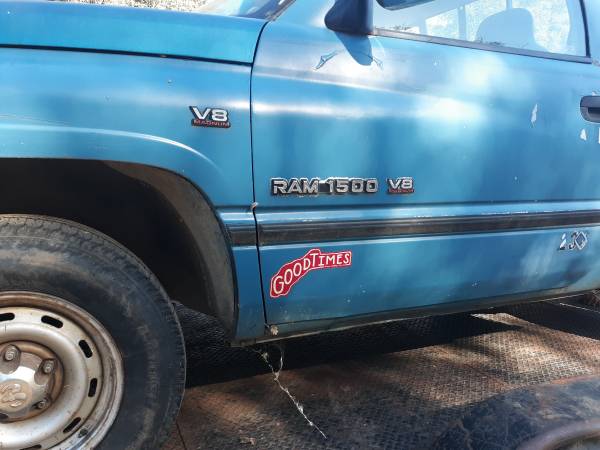 1994 Dodge RAM 1500 LT 2dr Standard Cab SB — photo 1
