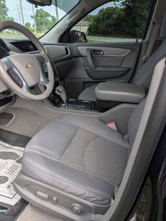 2015 Chevrolet Traverse LS All-wheel Drive Automatic — photo 4
