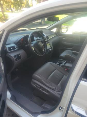 2015 Honda Odyssey Touring Elite Passenger Van Automatic — photo 5
