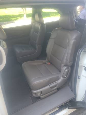 2015 Honda Odyssey Touring Elite Passenger Van Automatic — photo 6