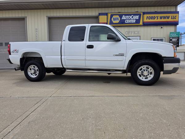 2004 Chevrolet Silverado 2500 LS — photo 5