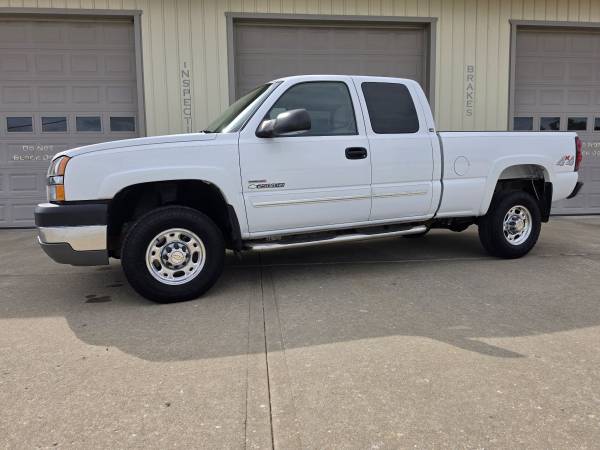 2004 Chevrolet Silverado 2500 LS — photo 7