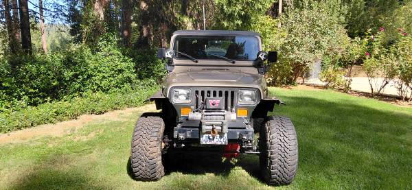 1991 Jeep Wrangler Sahara 2dr 4WD SUV — photo 3