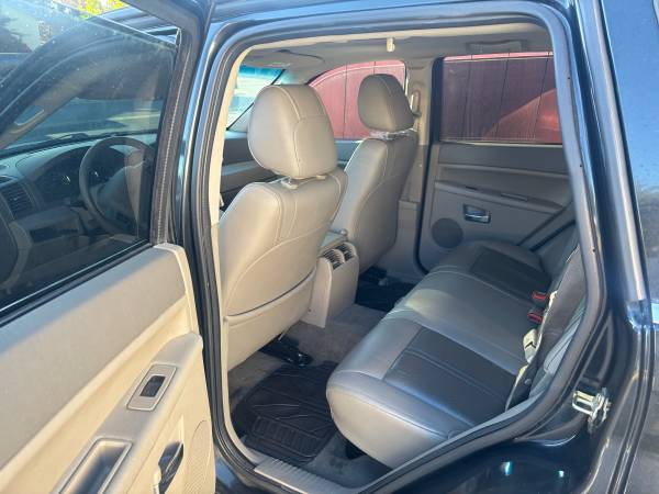2005 Jeep Grand Cherokee Laredo 4dr 4x4 Automatic — photo 6