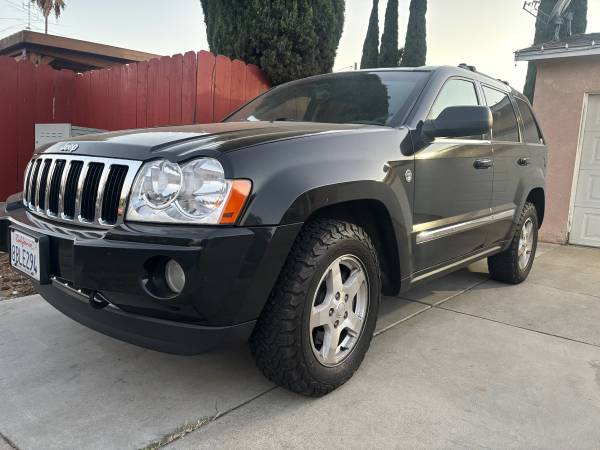 2005 Jeep Grand Cherokee Laredo 4dr 4x4 Automatic — photo 2