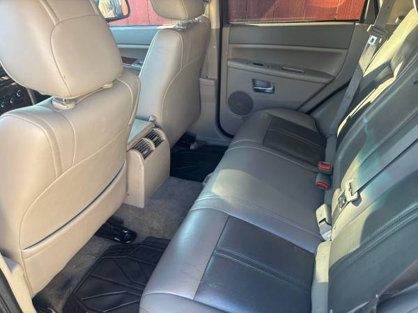 2005 Jeep Grand Cherokee Laredo 4dr 4x4 Automatic — photo 7