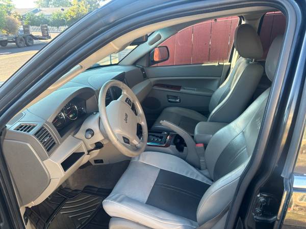 2005 Jeep Grand Cherokee Laredo 4dr 4x4 Automatic — photo 8