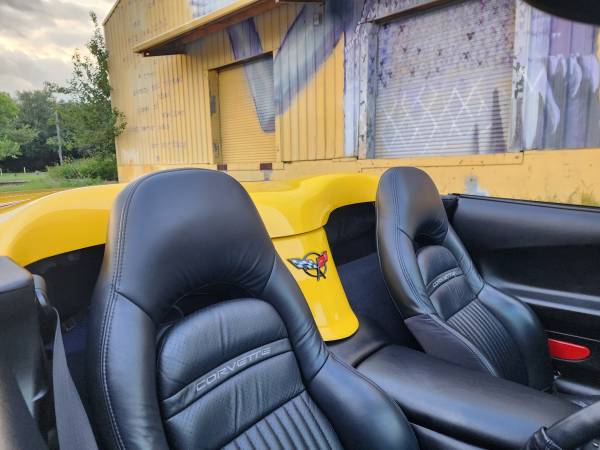 2001 Chevrolet Corvette Base 2dr Coupe Manual — photo 4
