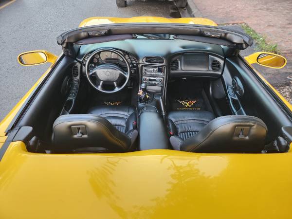 2001 Chevrolet Corvette Base 2dr Coupe Manual — photo 5