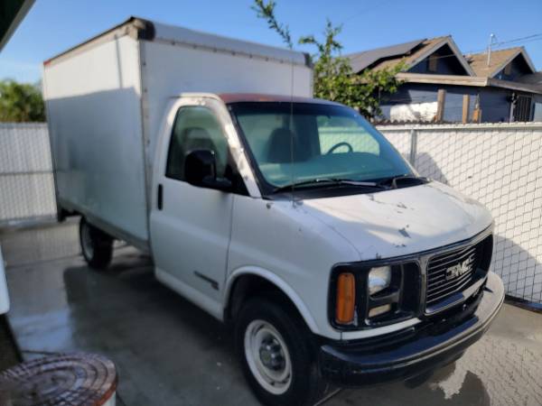 1998 GMC Savana G25 3dr 00 Cargo Van — photo 2