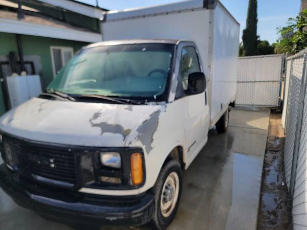 1998 GMC Savana G25 3dr 00 Cargo Van — photo 3