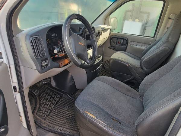 1998 GMC Savana G25 3dr 00 Cargo Van — photo 7