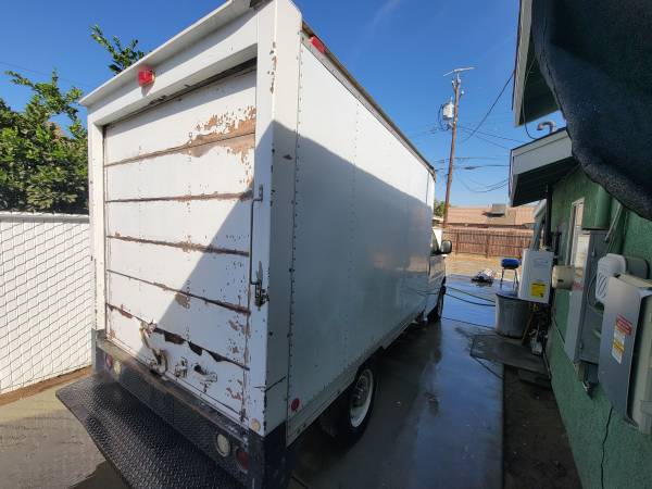 1998 GMC Savana G25 3dr 00 Cargo Van — photo 5