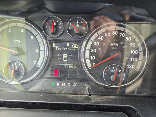 2011 Dodge RAM 1500 ST 4x4 Quad Cab 140 in. WB Automatic — photo 6