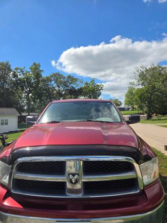 2011 Dodge RAM 1500 ST 4x4 Quad Cab 140 in. WB Automatic — photo 1