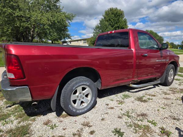 2011 Dodge RAM 1500 ST 4x4 Quad Cab 140 in. WB Automatic — photo 4