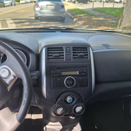 2014 Nissan Versa 1.6 SV — photo 8