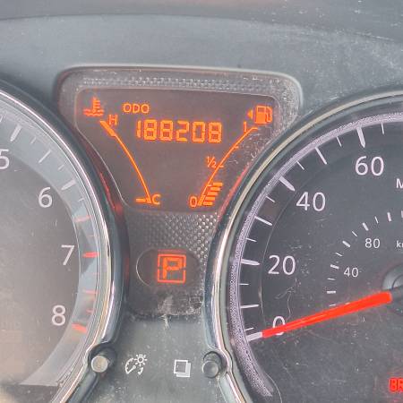 2014 Nissan Versa 1.6 SV — photo 9