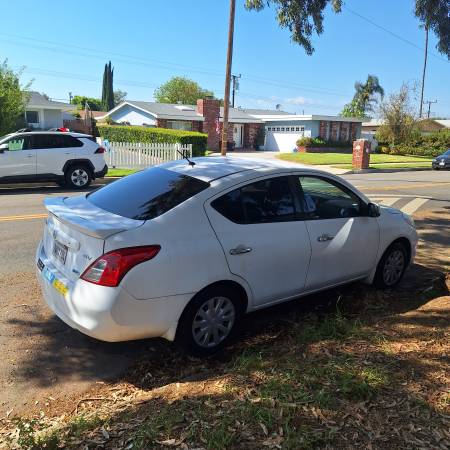 2014 Nissan Versa 1.6 SV — photo 2