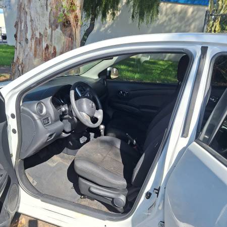 2014 Nissan Versa 1.6 SV — photo 7