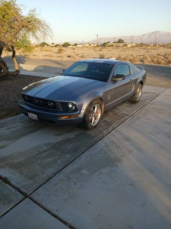 2006 Ford Mustang V6 Premium 2dr Coupe Manual — photo 2