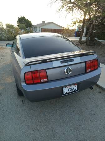 2006 Ford Mustang V6 Premium 2dr Coupe Manual — photo 4