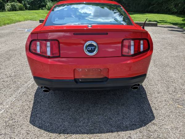 2010 Ford Mustang GT 2dr Coupe Manual — photo 5
