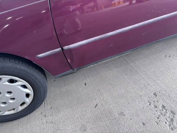 1996 Toyota Camry LE 4dr Sedan — photo 7