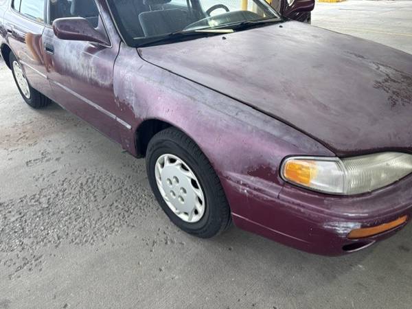 1996 Toyota Camry LE 4dr Sedan — photo 1