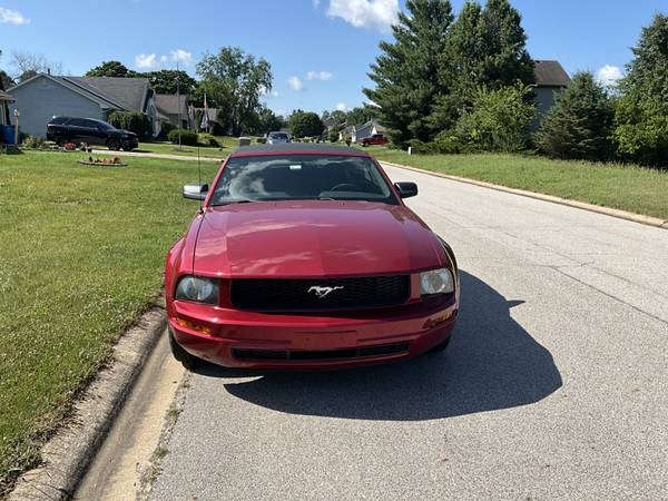 2006 Ford Mustang V6 2dr Coupe Manual — photo 2