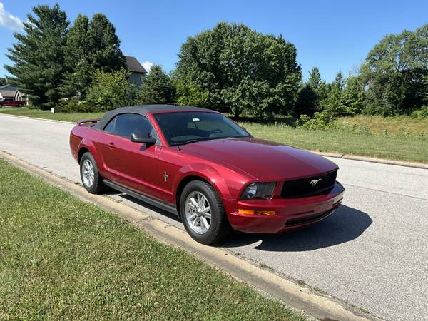2006 Ford Mustang V6 2dr Coupe Manual — photo 1