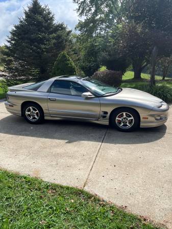 2000 Pontiac Firebird Base 2dr Coupe Manual — photo 1