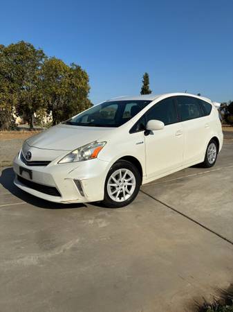 2012 Toyota Prius Two 5dr Hatchback CVT — photo 1