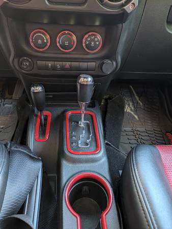 2017 Jeep Wrangler Sport — photo 12